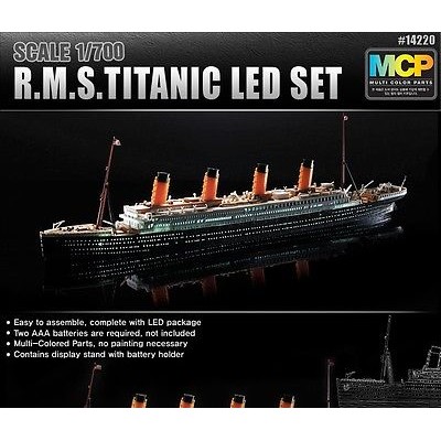 R.M.S. TITANIC LED SET - 1/700 SCALE - ACADEMY